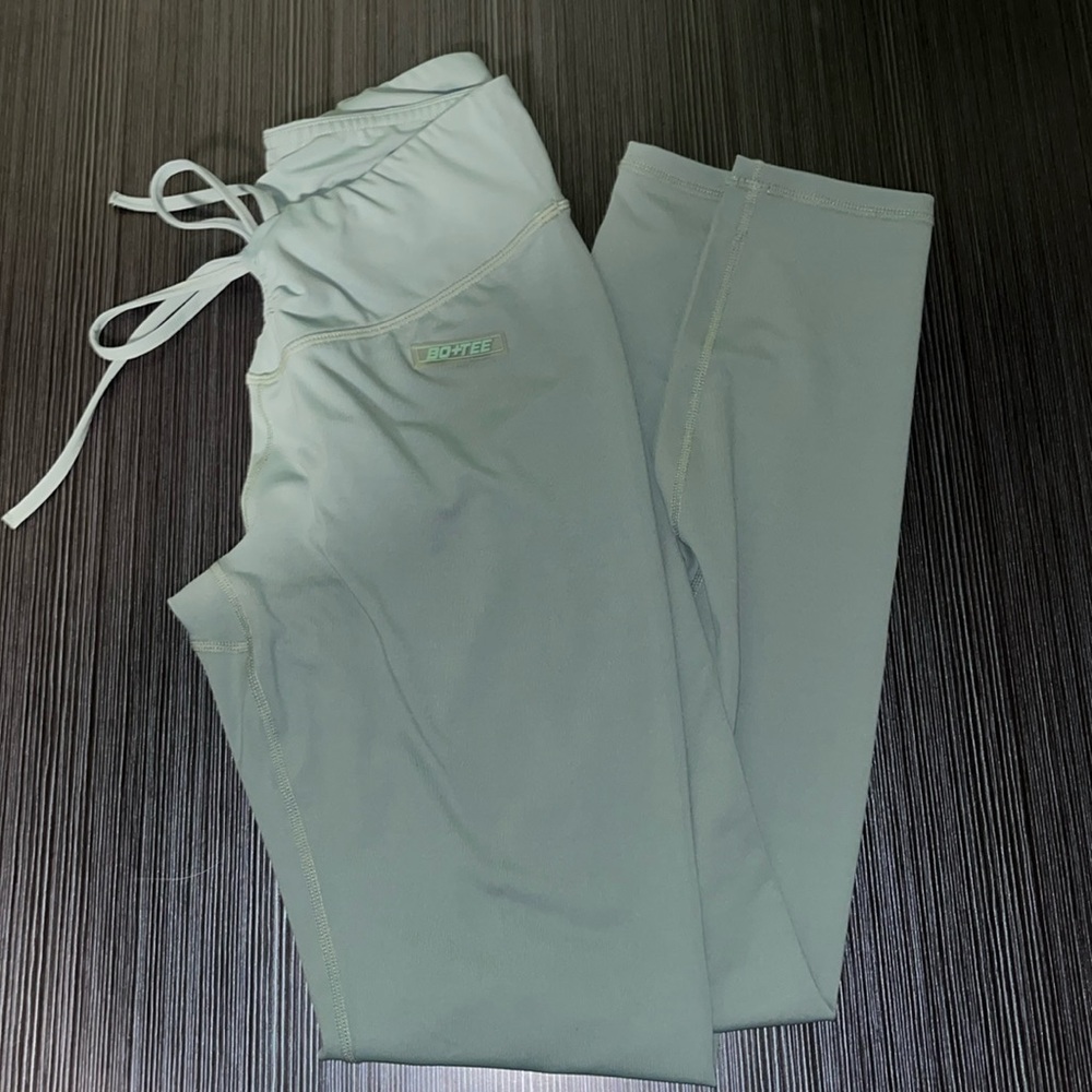 •BO+TEE scrunch legging•